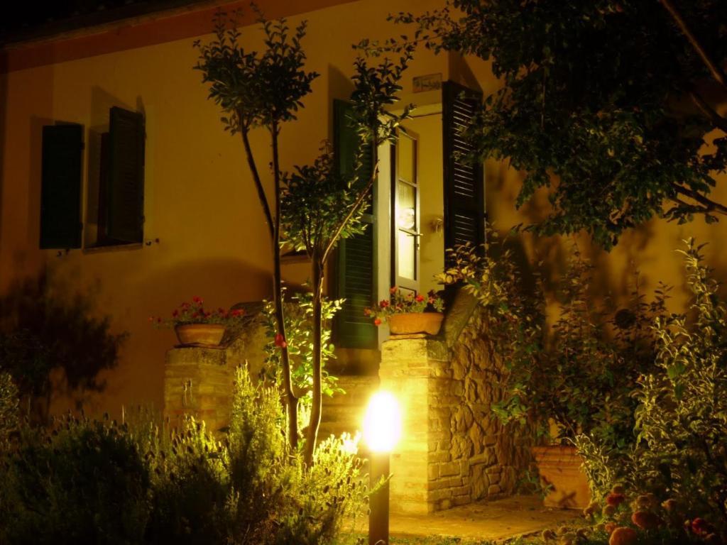 Il Giardino Segreto Hotel ปีเอนซา ภายนอก รูปภาพ