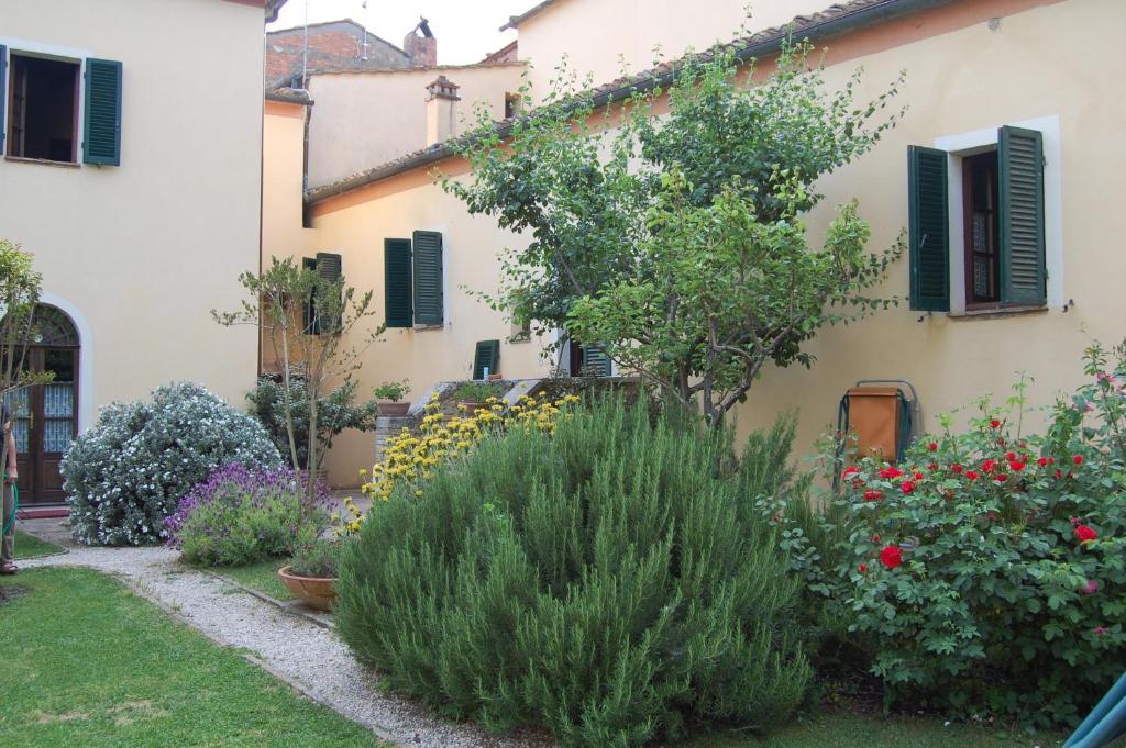 Il Giardino Segreto Hotel ปีเอนซา ภายนอก รูปภาพ