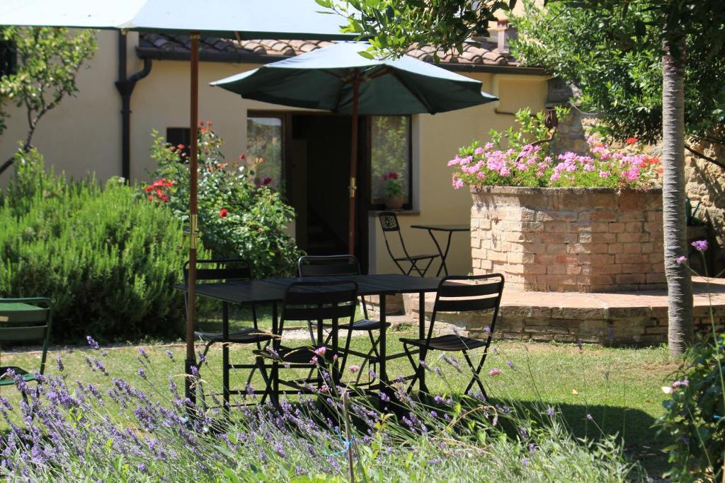 Il Giardino Segreto Hotel ปีเอนซา ภายนอก รูปภาพ