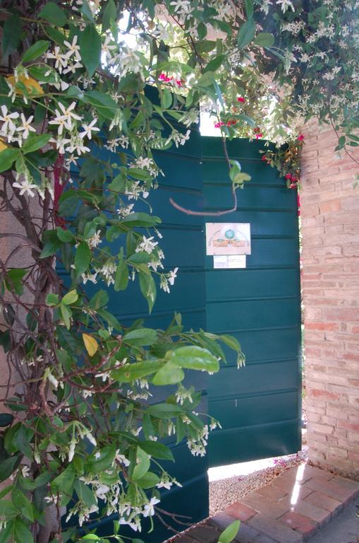 Il Giardino Segreto Hotel ปีเอนซา ภายนอก รูปภาพ